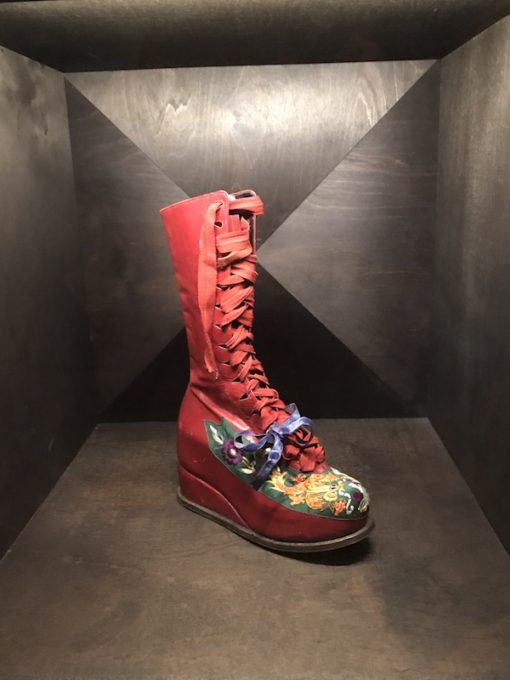 Frida's shoe